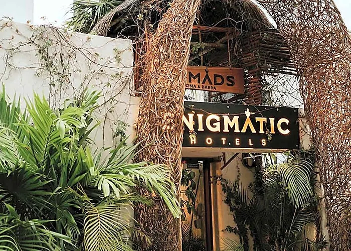 Hotel Enigmatic Experience 4*